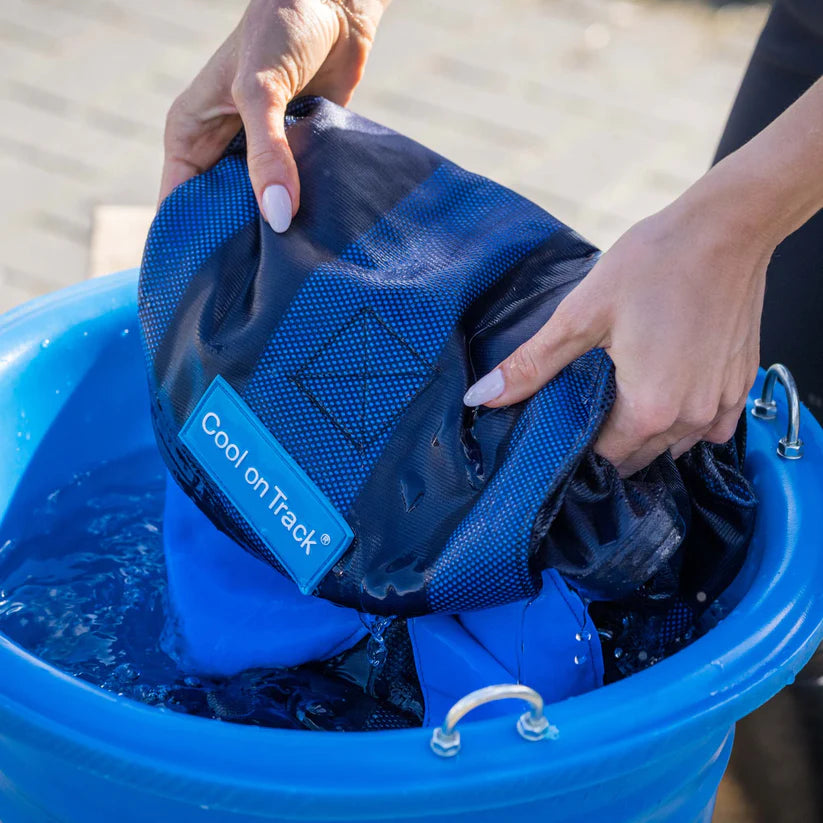 Cubrecuello refrigerante Cool on Track® para caballos