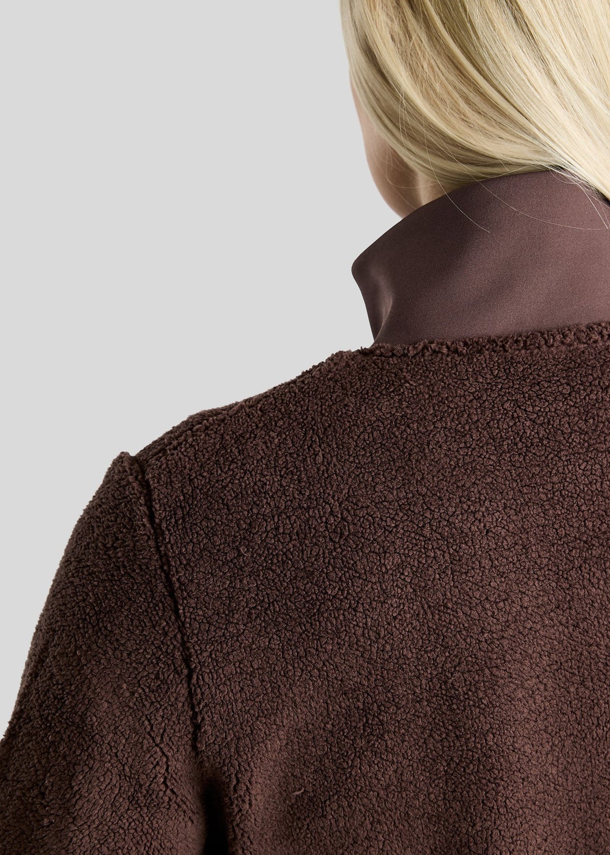 MoEbba Chaqueta Teddy Golden Quartz - Black Peony