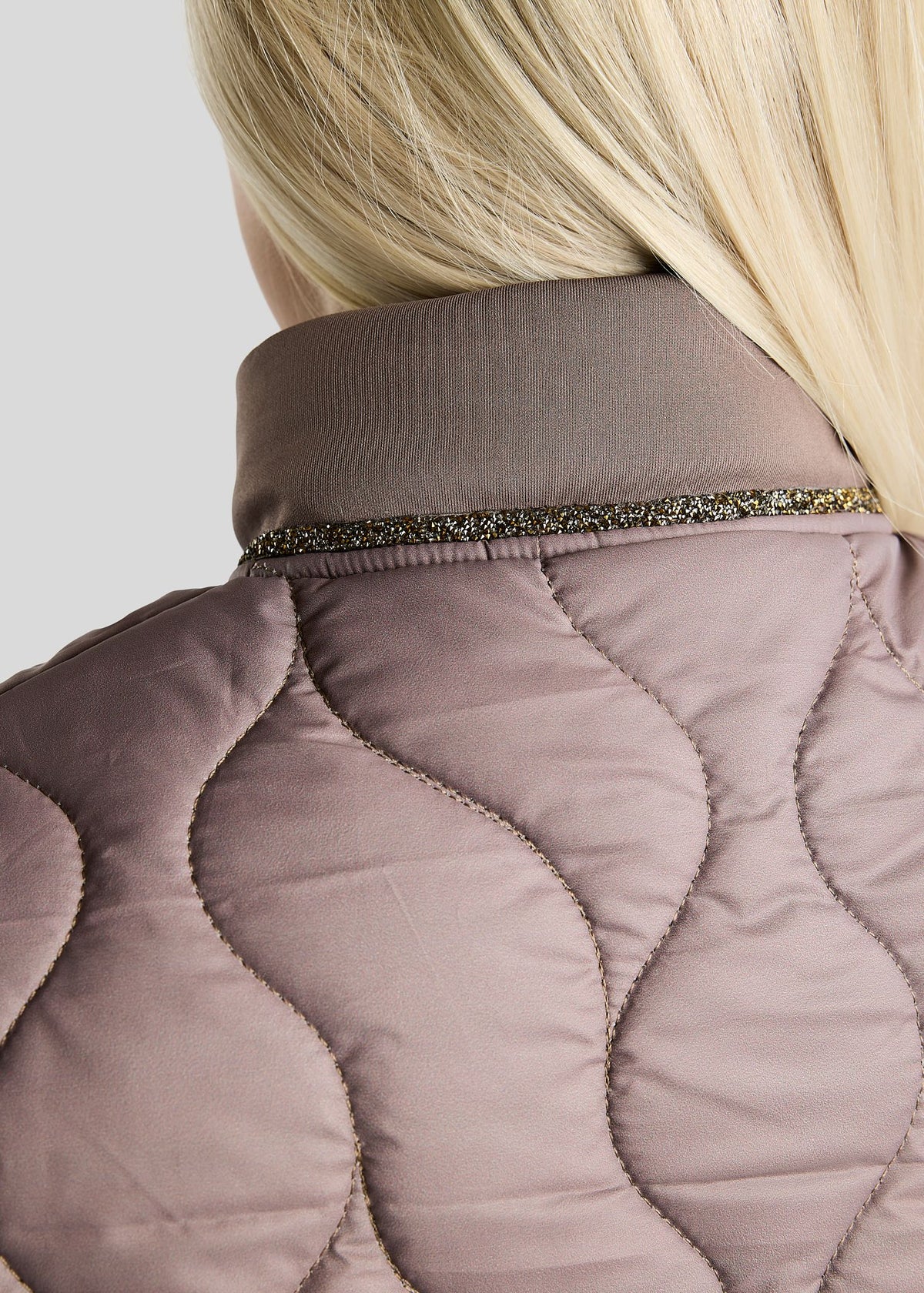 MoVeronica Chaqueta Híbrida Montar con detalles Golden Quartz - Nougat Brown