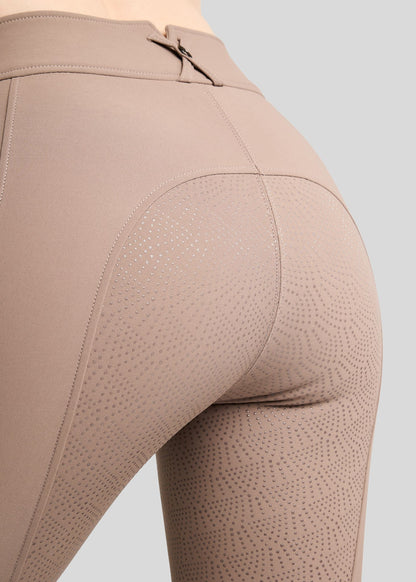 Megan pantalon con bolsillo movil F/G - Nougat Brown