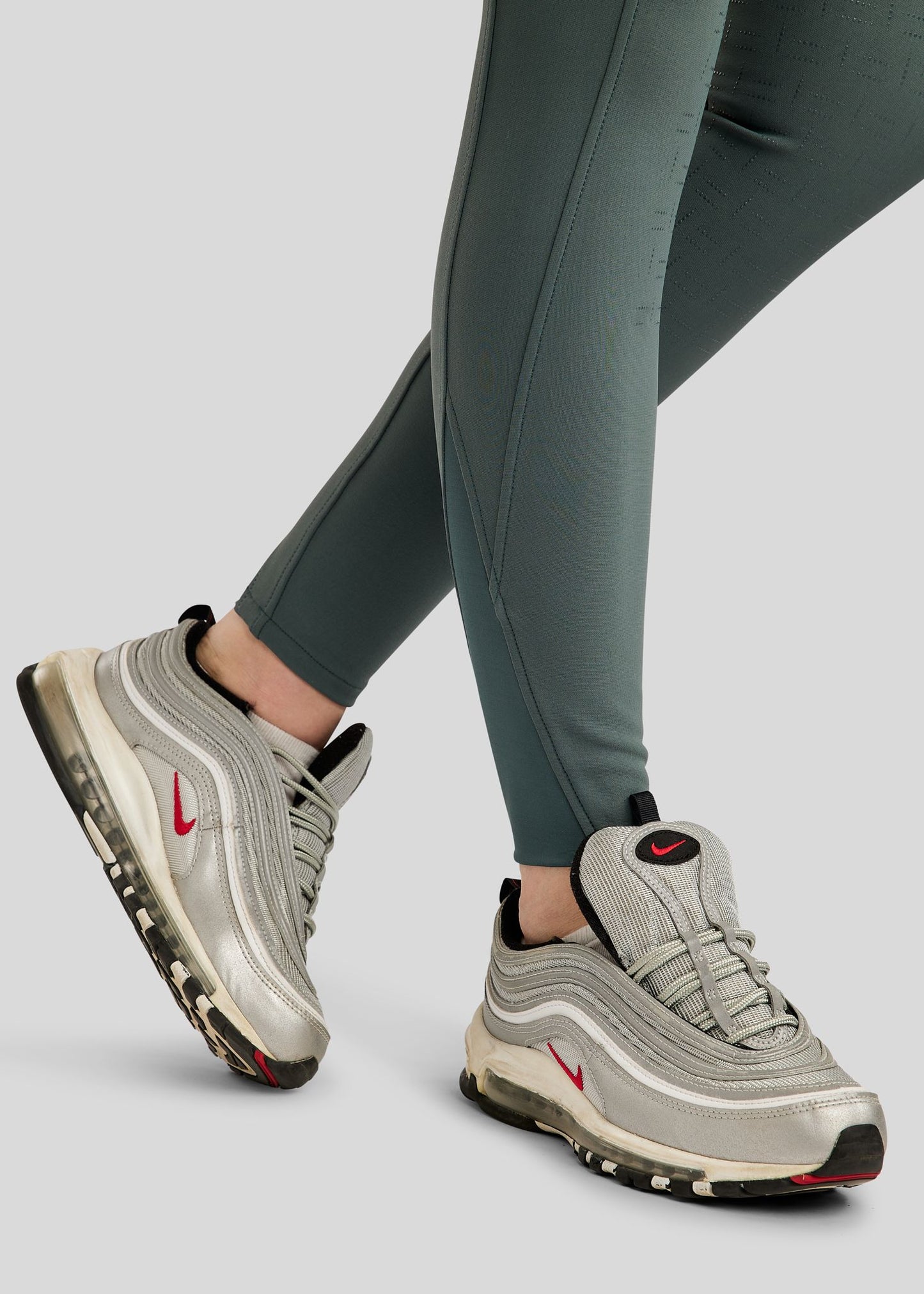 MoLila pantalón con detalles champagne F/G - Jade
