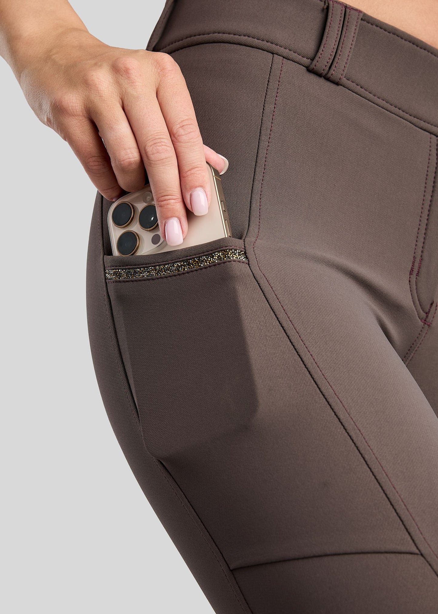 MoVeronica pantalon Montar F/G detalles con Golden Quarz - Black Peony