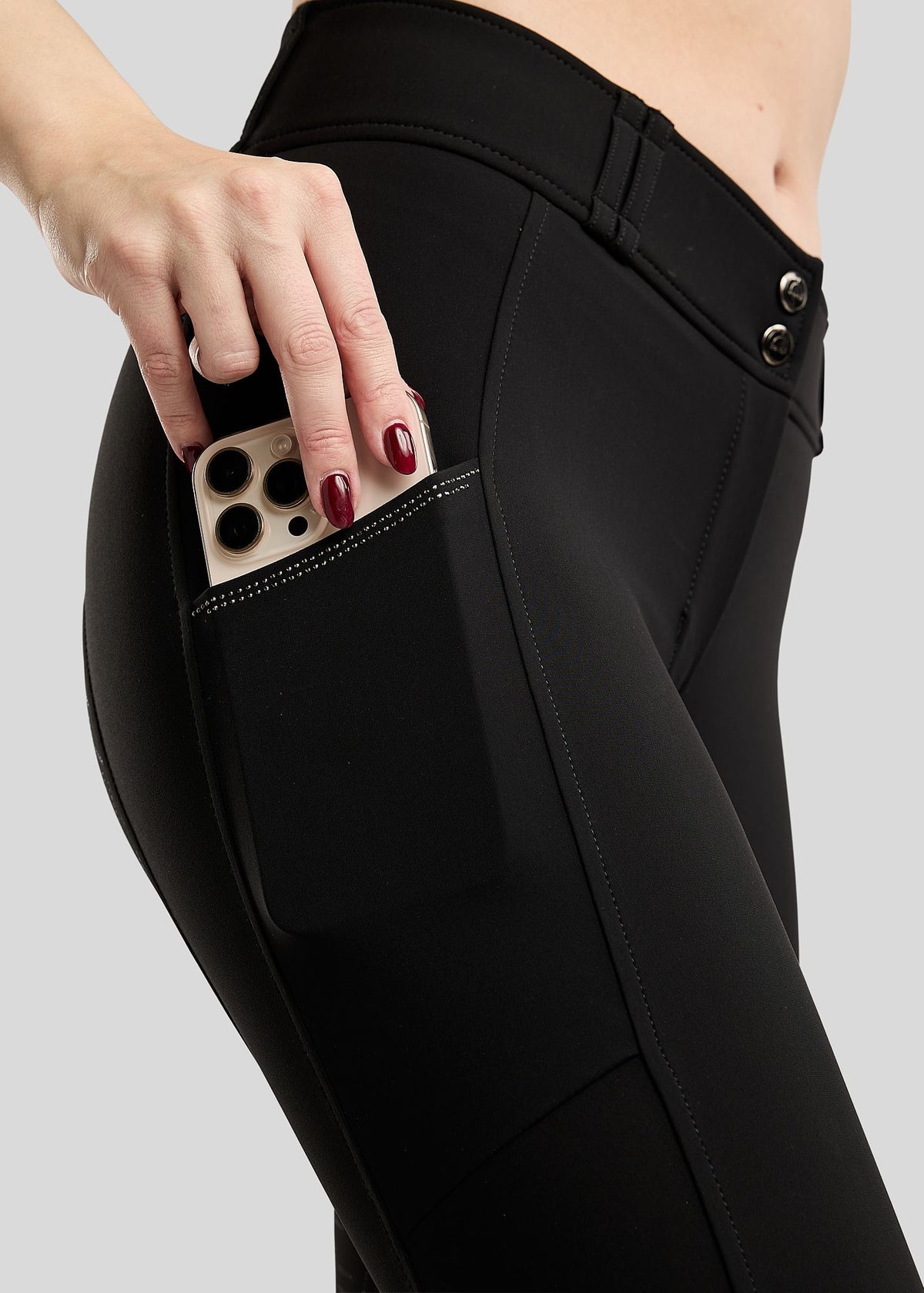 MoMaddy Pantalón F/G con Cristales Gun Metal - Negro