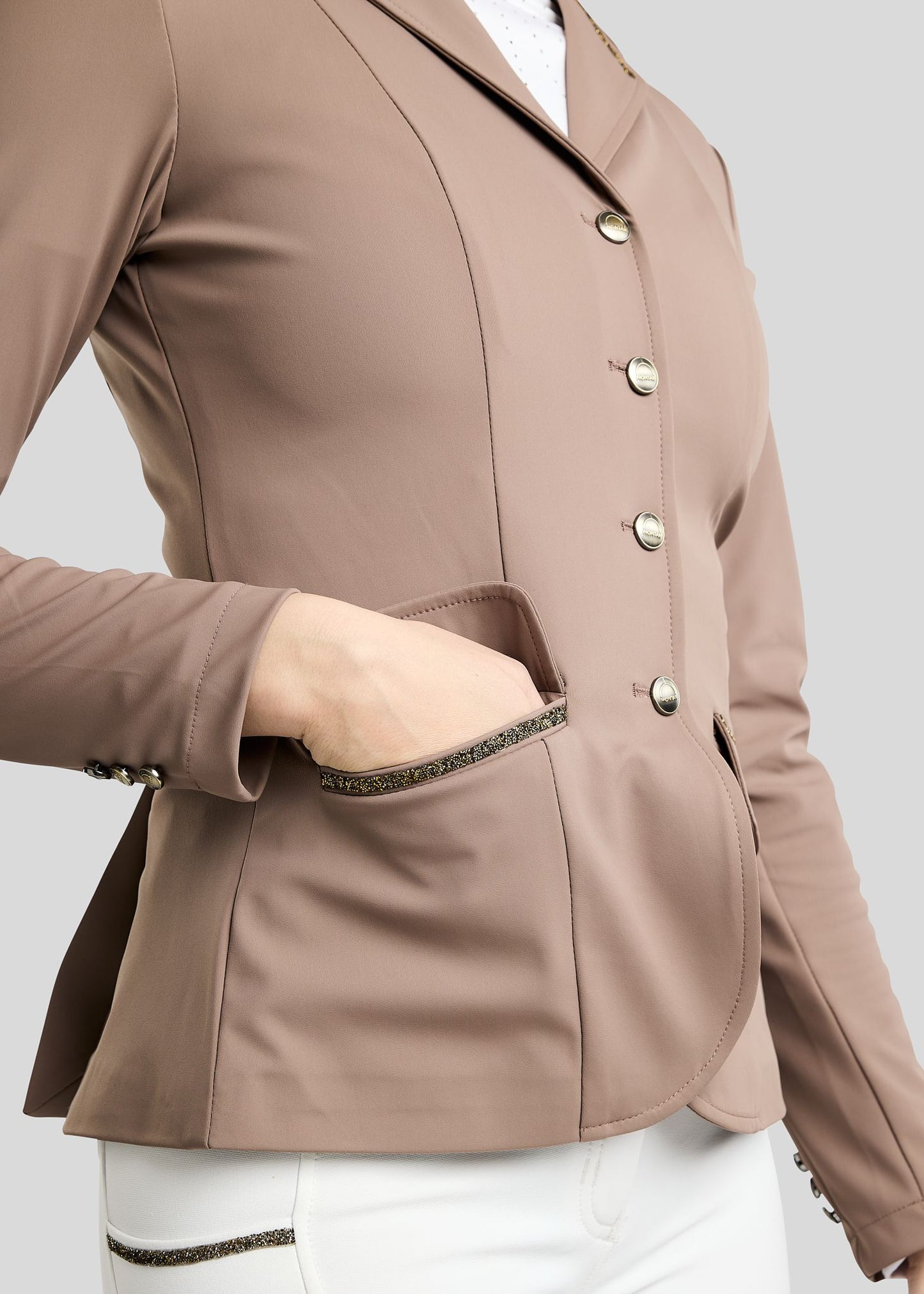 MoEve Softshell Americana de Concurso detalles Golden Quartz - Nougat Brown