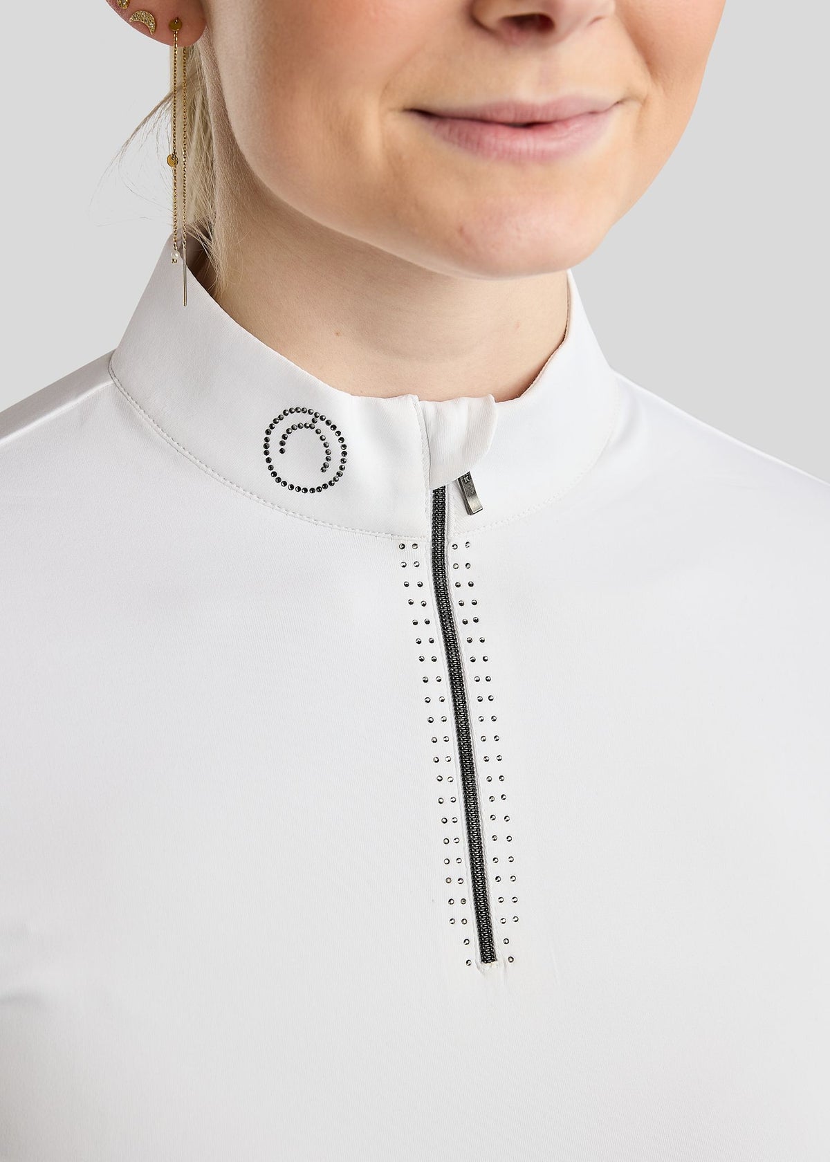 MoMaddy polo concurso manga corta con detalles Gun Metal - Blanco