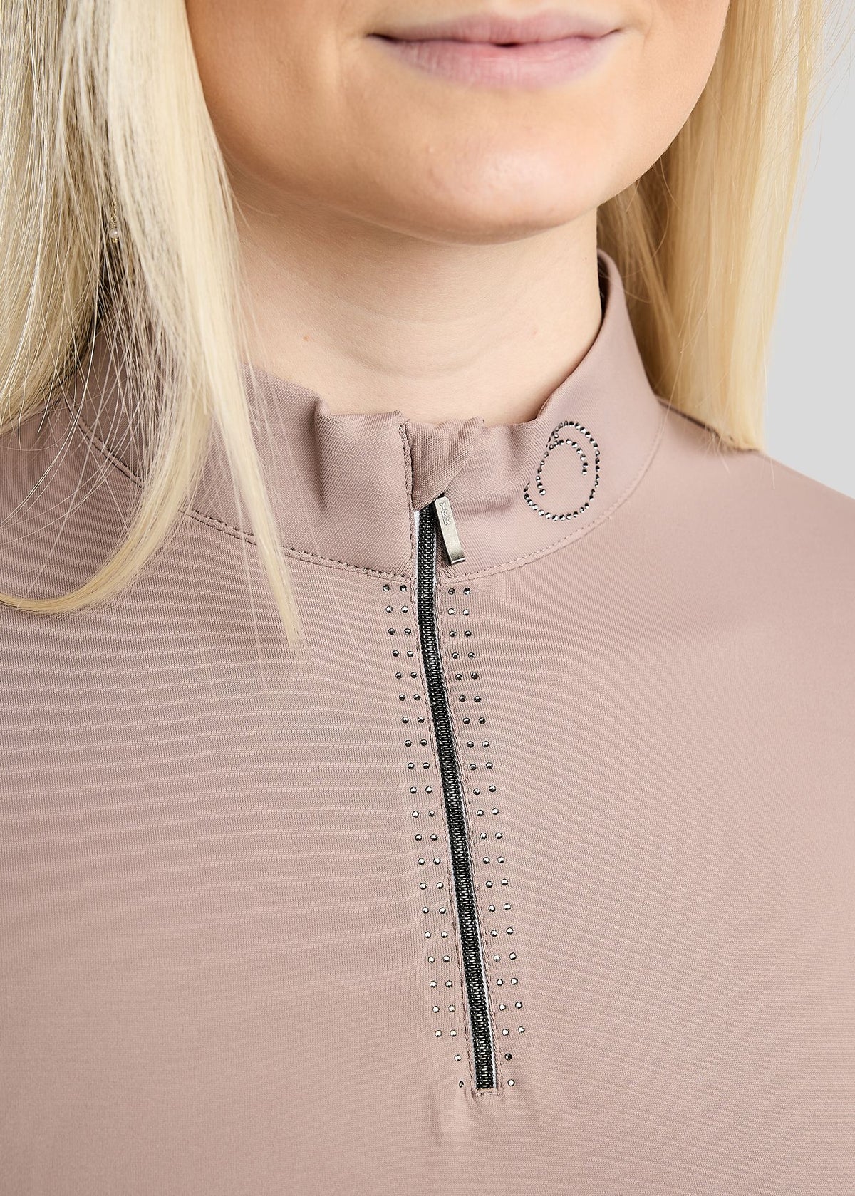 MoMaddy polo manga larga detalles Gun Metal - Pearl Grey