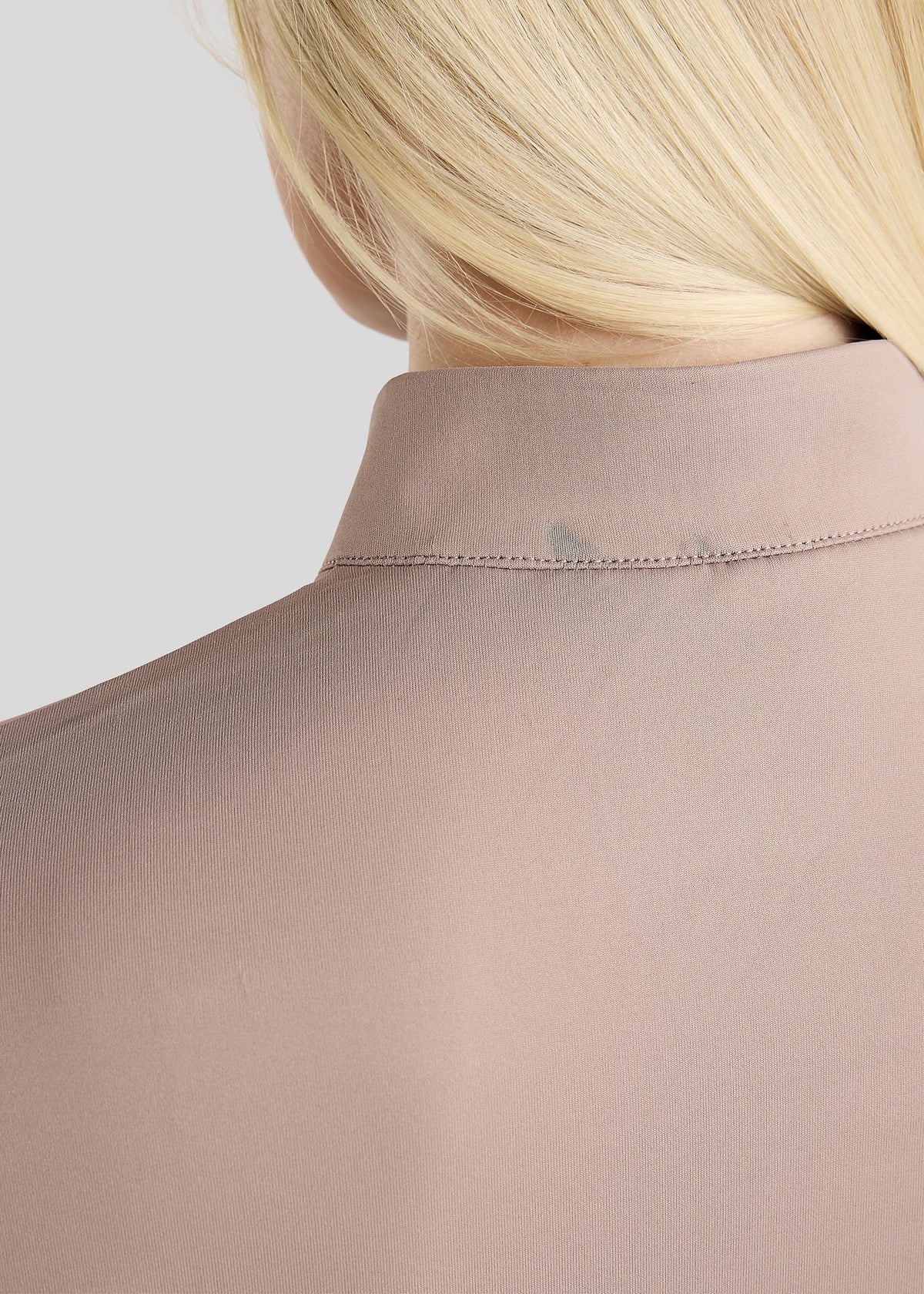MoMaddy polo manga larga detalles Gun Metal - Pearl Grey