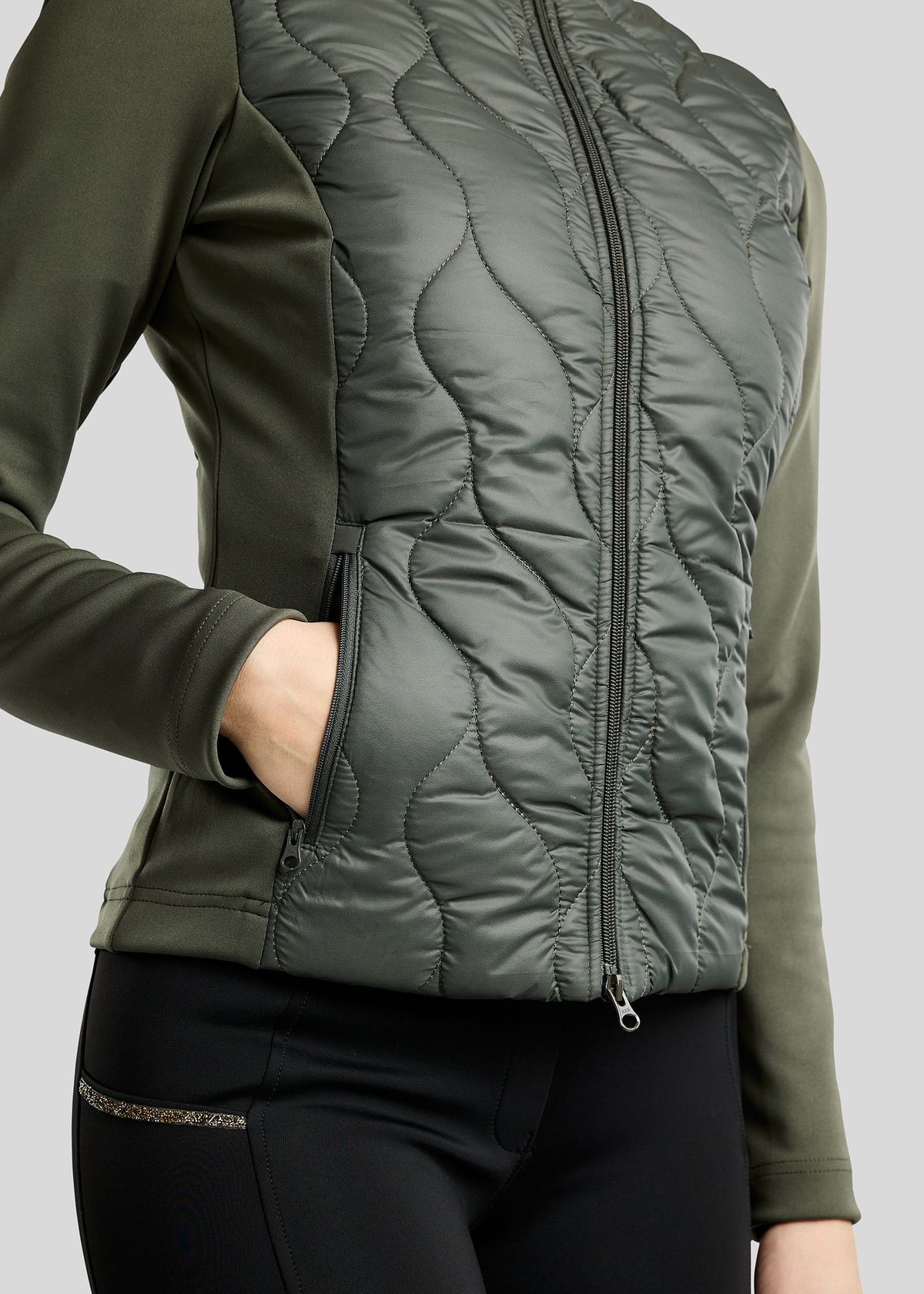 MoVeronica Chaqueta Híbrida Montar con detalles Golden Quartz - Forest Green