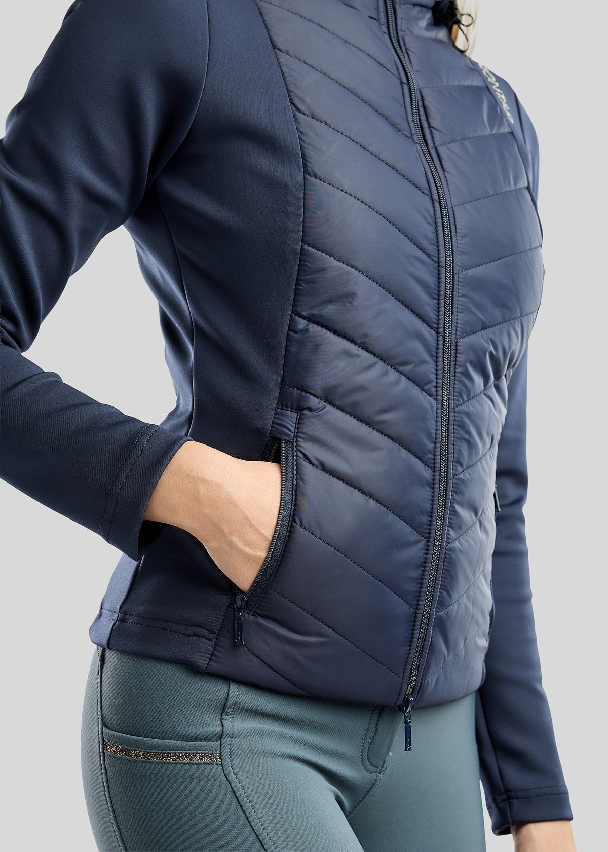MoEverline Chaqueta Híbrida Montar con Capucha Desmontable y detalles Golden Quartz - Navy