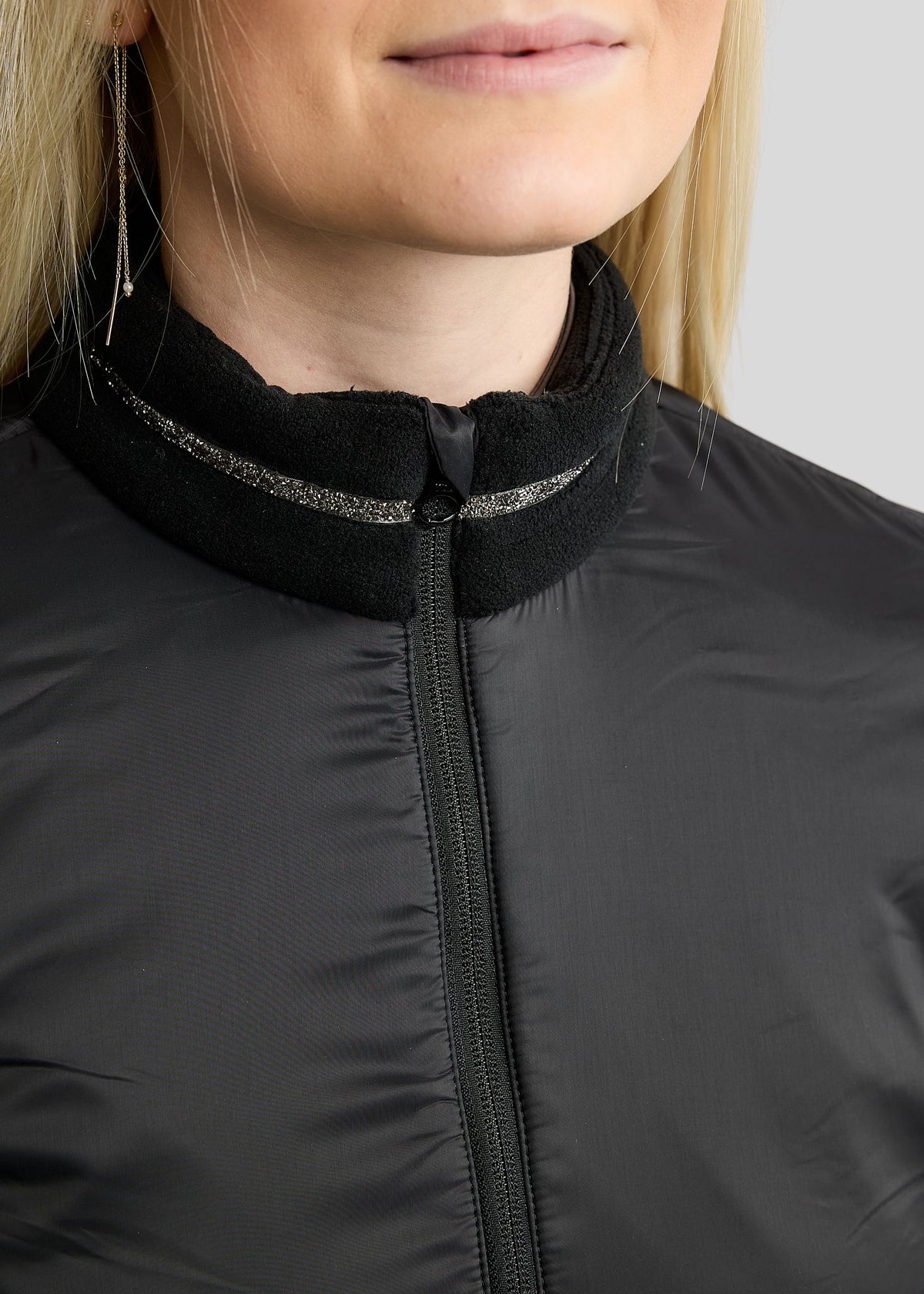 MoEllie Chaqueta Polar con detalles Gun Metal - Negro