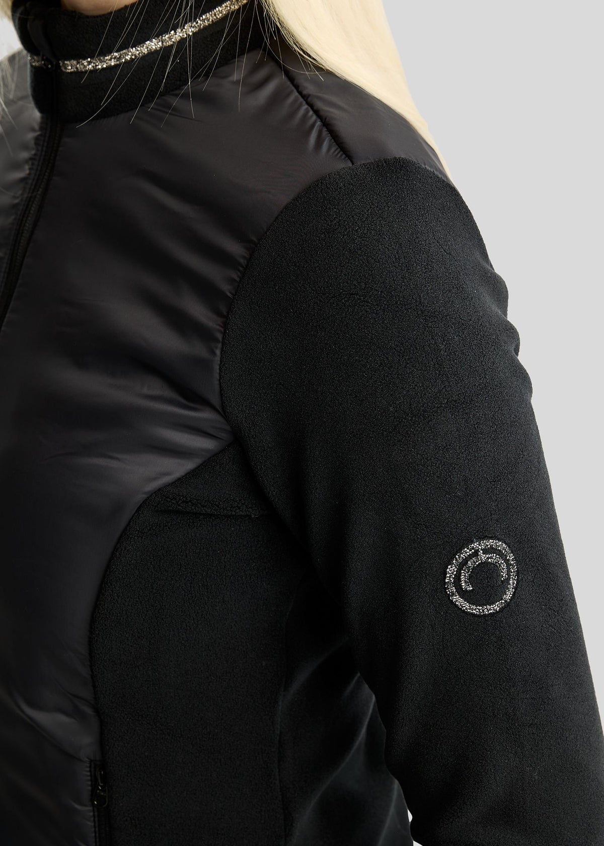 MoEllie Chaqueta Polar con detalles Gun Metal - Negro