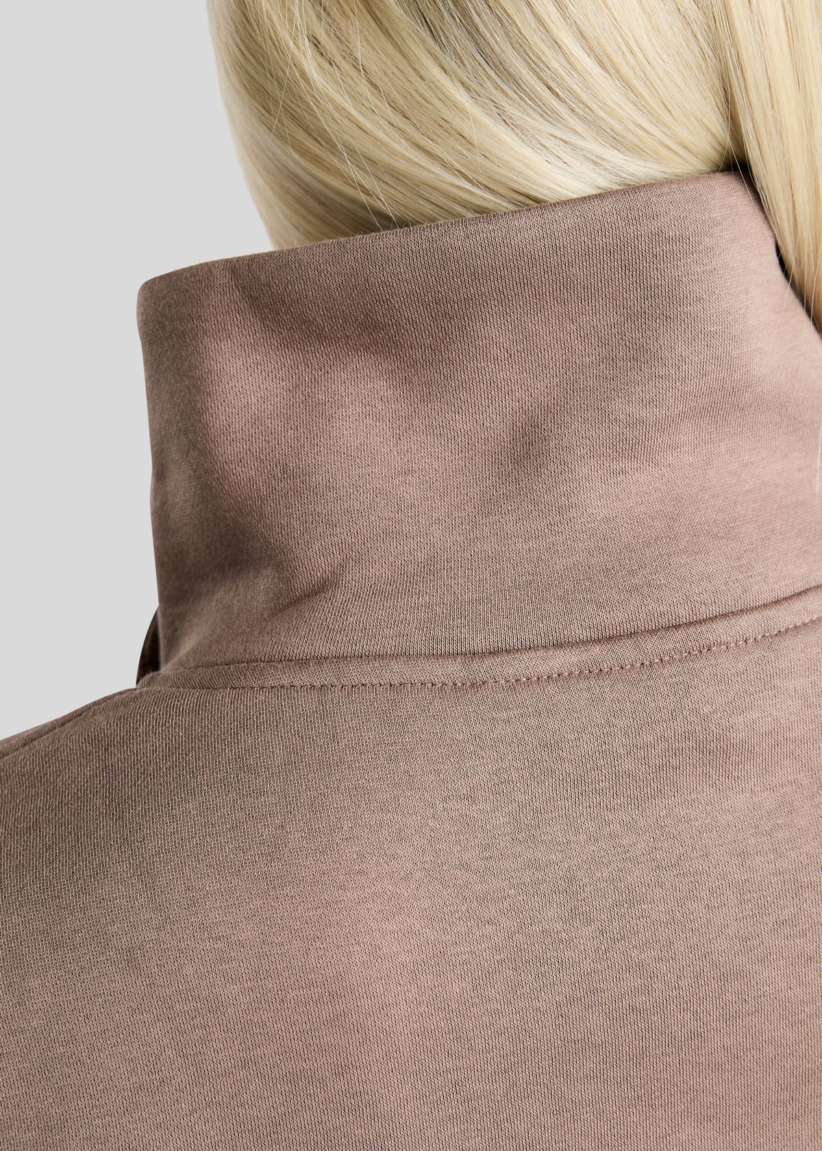 MoNaja Sudadera Montar con Cuello Alto y Cristales Golden Quartz - Nougat Brown