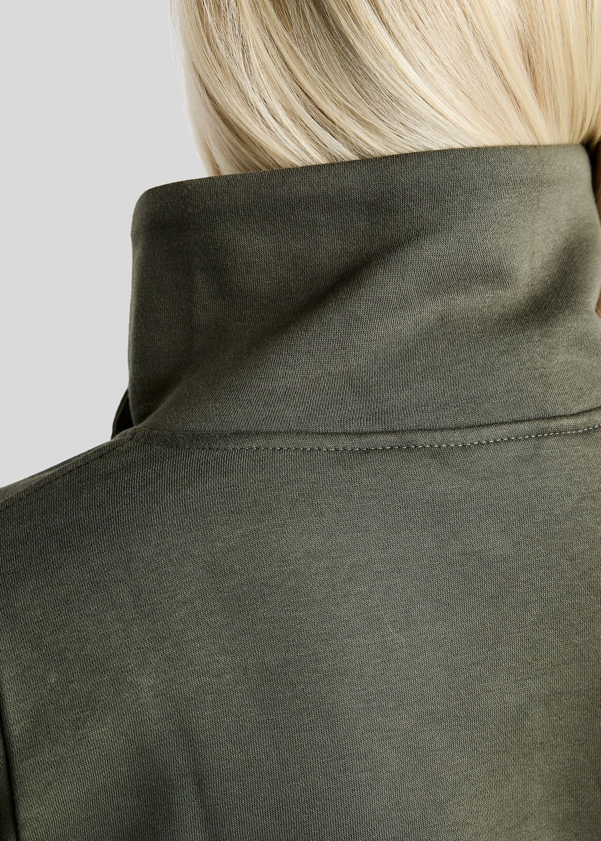 MoNaja Sudadera Montar con Cuello Alto y Cristales Golden Quartz - Forest Green